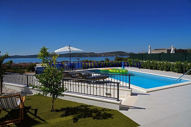 Casa, 200 m2, Vendita, Trogir