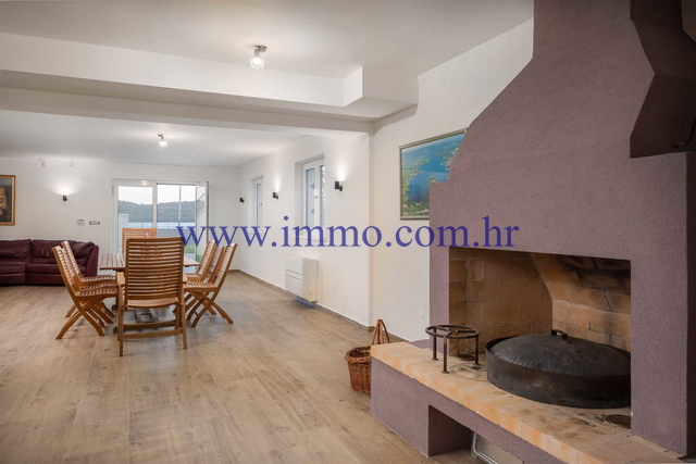 Casa, 1000 m2, Vendita, Šibenik