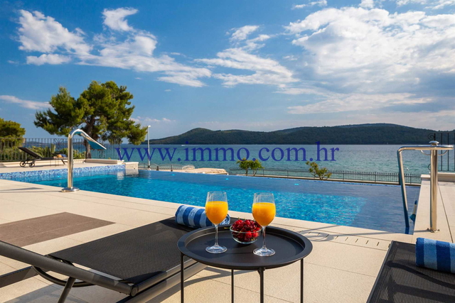 Casa, 1000 m2, Vendita, Šibenik