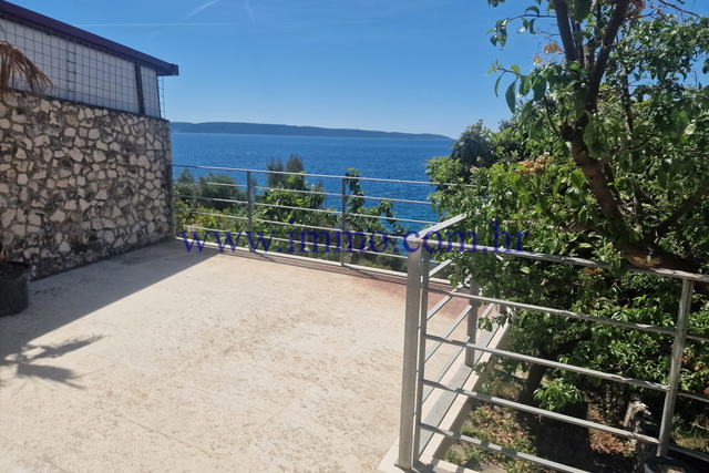 HAUS IN DER ERSTEN REIHE ZUM MEER AUF DER INSEL &Ccaron;IOVO