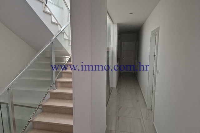 Casa, 350 m2, Vendita, Split