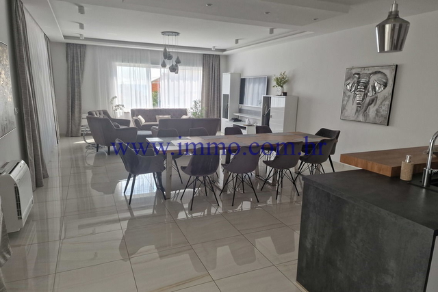 Casa, 350 m2, Vendita, Split