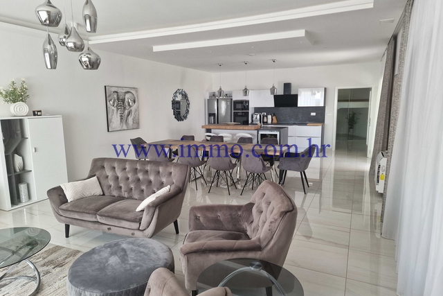 Casa, 350 m2, Vendita, Split