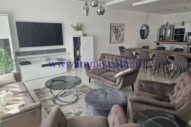 Casa, 350 m2, Vendita, Split