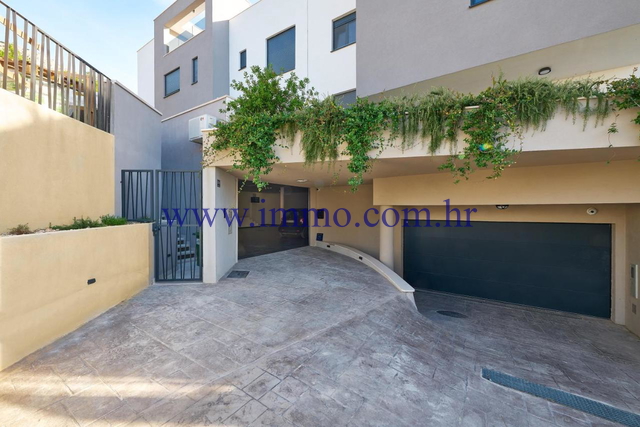 Casa, 510 m2, Vendita, Split