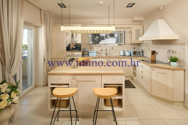 Casa, 400 m2, Vendita, Split