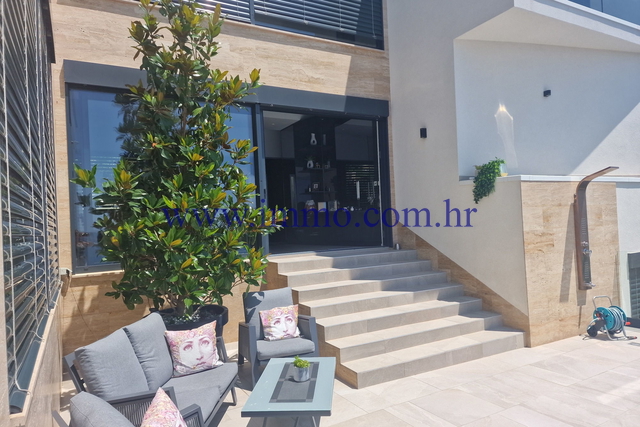 Casa, 360 m2, Vendita, Trogir - Čiovo