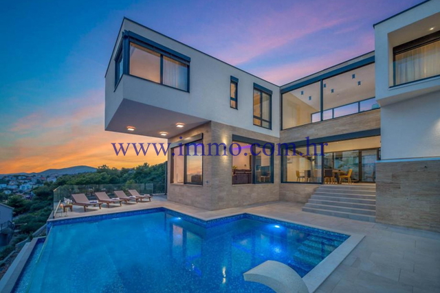 Casa, 360 m2, Vendita, Trogir - Čiovo