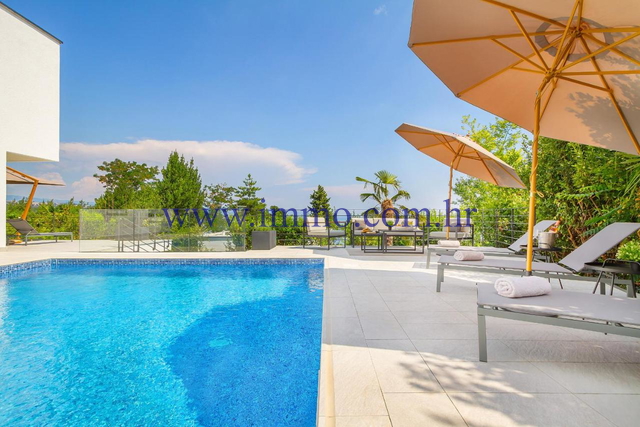 Casa, 250 m2, Vendita, Opatija