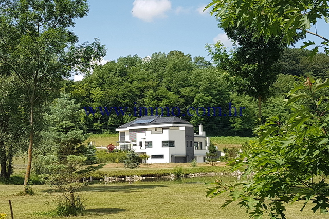 TUHELJ, EDIFICIO RESIDENZIALE E COMMERCIALE SU UN GRANDE TERRENO, OTTIMA OCCASIONE!