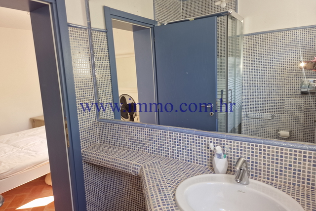 ARHIPELAG KORNATI. KUĆA U PRVOM REDU DO MORA