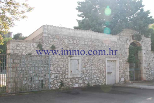 EXCLUSIVE PROPERTY, FIRST ROW TO THE SEA, CLOSE TO ŠIBENIK