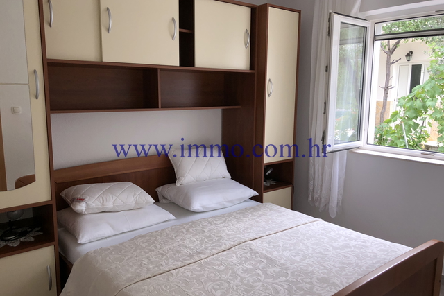 FULLY FURNISHED HOUSE WITH THREE APARTMENTS NEAR TROGIR