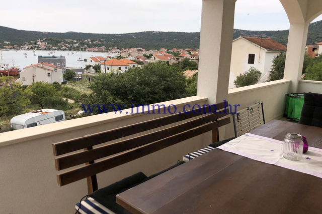 FULLY FURNISHED HOUSE WITH THREE APARTMENTS NEAR TROGIR