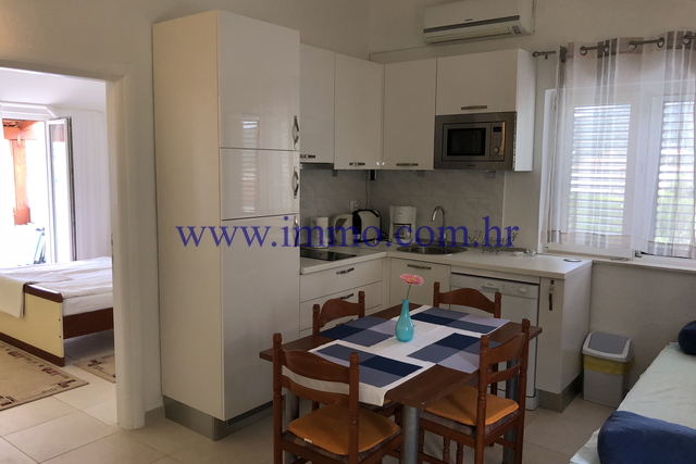 FULLY FURNISHED HOUSE WITH THREE APARTMENTS NEAR TROGIR