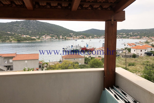 FULLY FURNISHED HOUSE WITH THREE APARTMENTS NEAR TROGIR