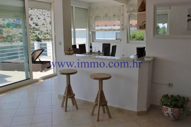 LUXURY SEAFRONT VILLA NEAR TROGIR