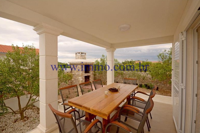 ŠOLTA, LUXURY VILLA FOR SALE