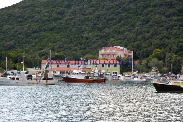 HOTEL IN A TOP LOCATION NEAR THE SEA