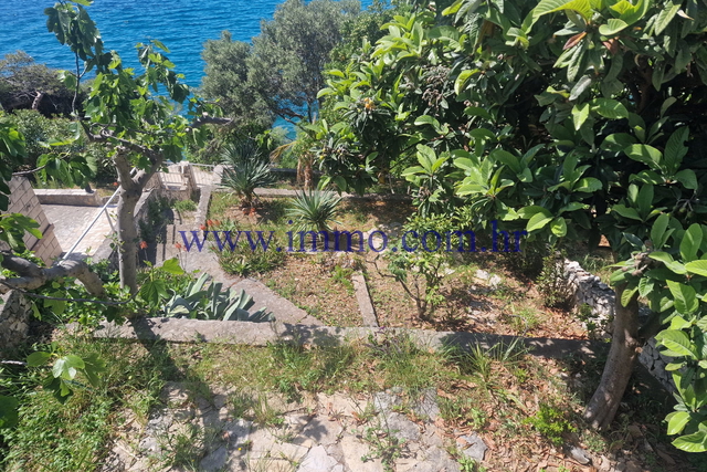 HAUS IN DER ERSTEN REIHE ZUM MEER AUF DER INSEL &Ccaron;IOVO