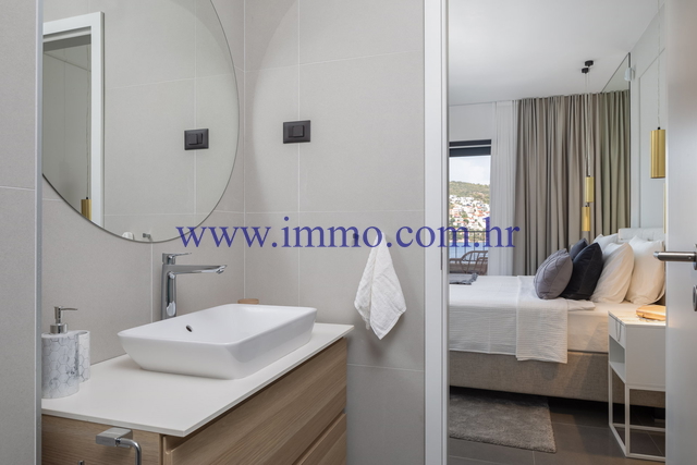 NUOVA VILLA CON PISCINA VICINO AL MARE
