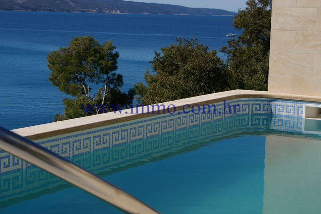 KORČULA, GORGEOUS VILLA WITH SWIMMING POOL, ON THE SEAFRONT