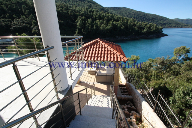 KORČULA, GORGEOUS VILLA WITH SWIMMING POOL, ON THE SEAFRONT