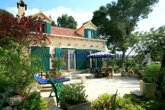 INSEL BRAČ, VILLA AM STRAND