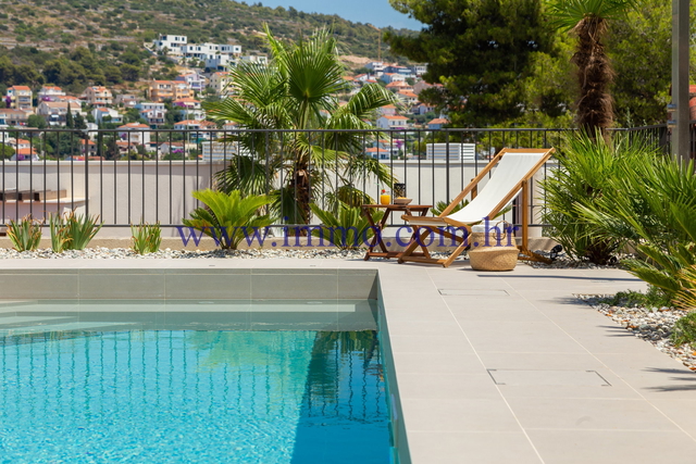 NUOVA VILLA CON PISCINA VICINO AL MARE