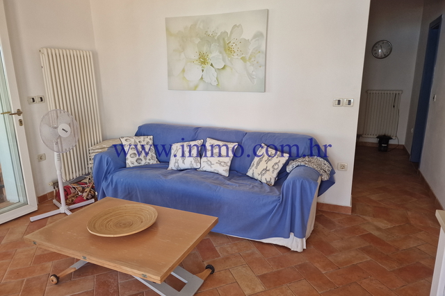 ARHIPELAG KORNATI. KUĆA U PRVOM REDU DO MORA