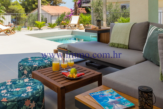 NUOVA VILLA CON PISCINA VICINO AL MARE