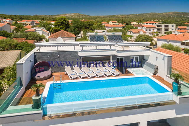 ROGOZNICA, LUXURY VILLA WITH SWIMMING POOL AND GORGEOUS SEA VIEW