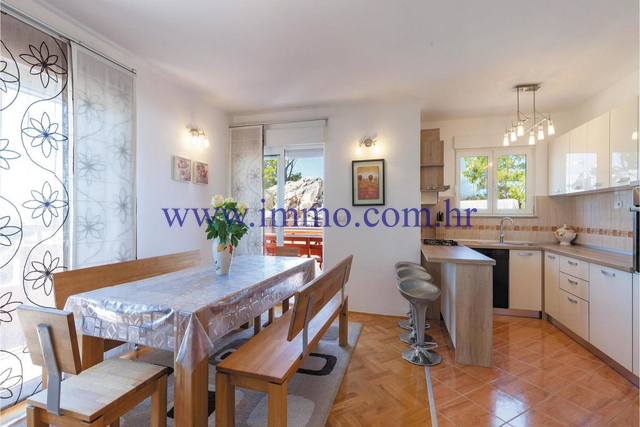 PODSTRANA, HOUSE WITH APARTMENTS AND BEAUTIFUL SEA VIEW