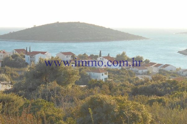 ŠOLTA, BUILDING PLOT OVERLOOKING THE SEA