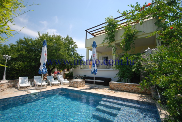 BRAČ, LOVELY HOUSE WITH SWIMMING POOL