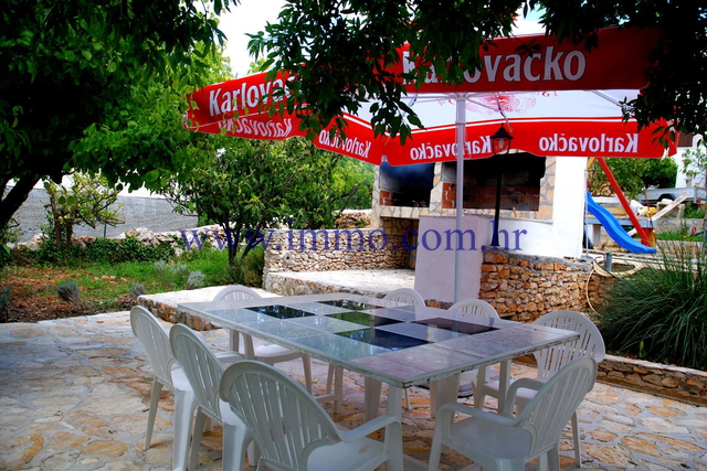 BRAČ, LOVELY HOUSE WITH SWIMMING POOL