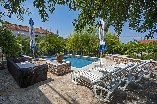 BRAČ, LOVELY HOUSE WITH SWIMMING POOL