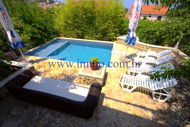 BRAČ, LOVELY HOUSE WITH SWIMMING POOL