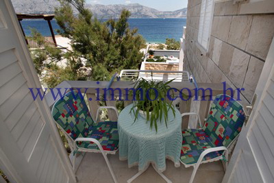 ISLAND OF BRAČ, VILLA WITH SWIMMING POOL, FIRST ROW TO THE SEA