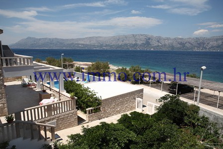 ISLAND OF BRAČ, VILLA WITH SWIMMING POOL, FIRST ROW TO THE SEA