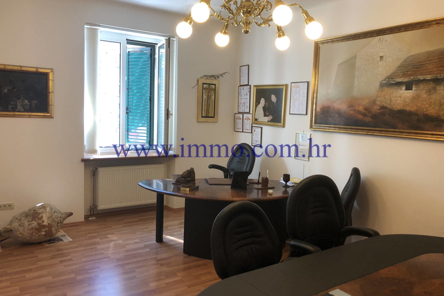 UNIQUE OPPORTUNITY! LUXURY APARTMENT IN THE CENTER OF SPLIT! TOP LOCATION!