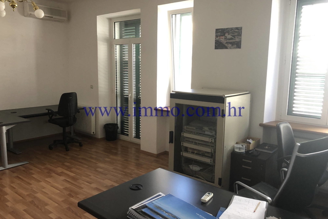 UNIQUE OPPORTUNITY! LUXURY APARTMENT IN THE CENTER OF SPLIT! TOP LOCATION!