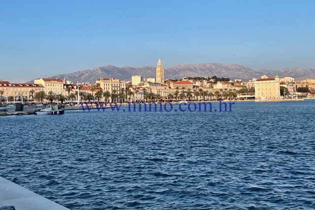 UNIQUE OPPORTUNITY! LUXURY APARTMENT IN THE CENTER OF SPLIT! TOP LOCATION!