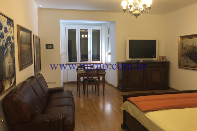 UNIQUE APARTMENT IN THE CENTER OF SPLIT! TOP LOCATION!