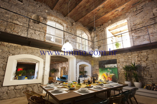 RENOVATED STONE VILLA ON THE ISLAND OF HVAR