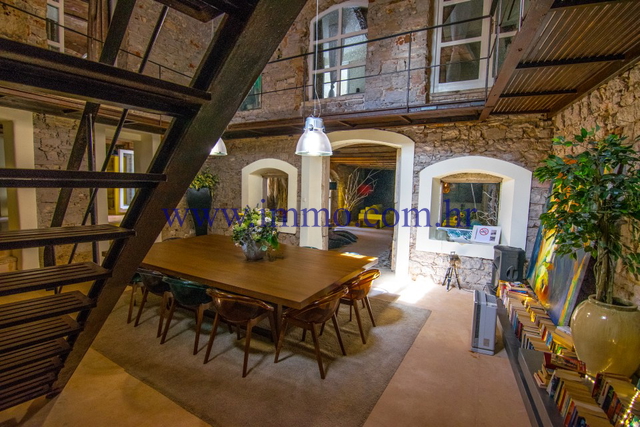 RENOVATED STONE VILLA ON THE ISLAND OF HVAR