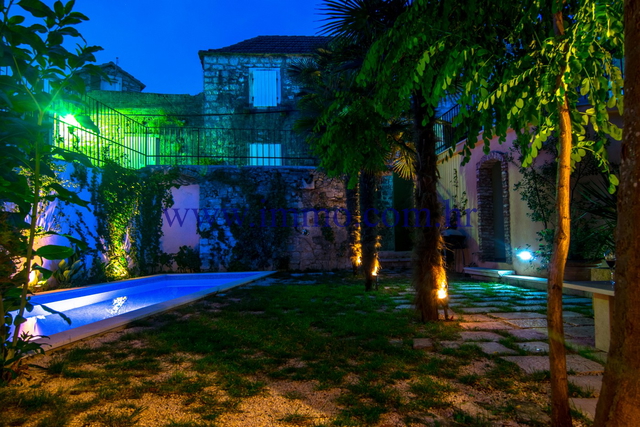 RENOVATED STONE VILLA ON THE ISLAND OF HVAR