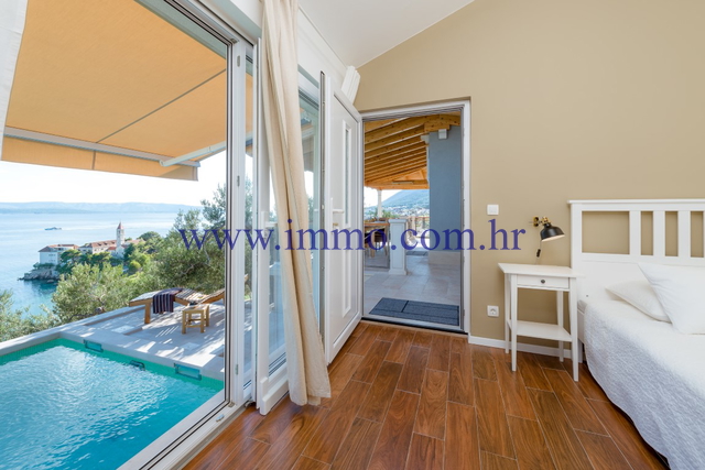 BRAČ, GORGEOUS VILLA WITH FANTASTIC SEA VIEW