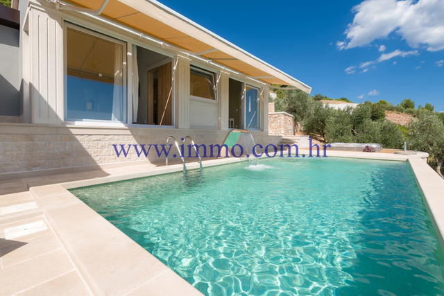 BRAČ, GORGEOUS VILLA WITH FANTASTIC SEA VIEW