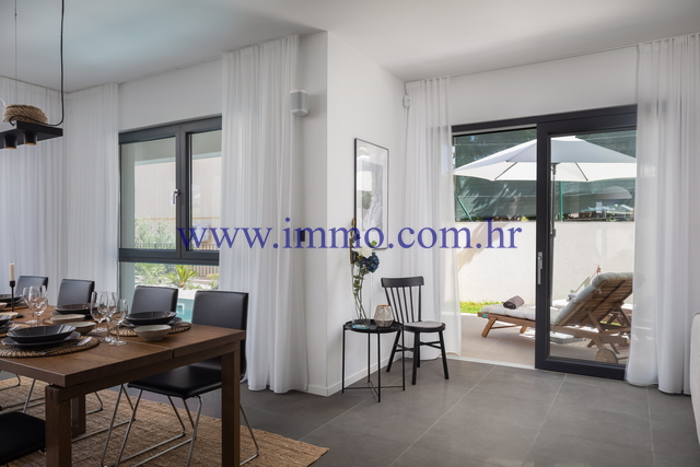 NUOVA VILLA CON PISCINA VICINO AL MARE
